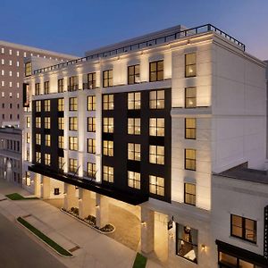 106 Jefferson Huntsville, Curio Collection By Hilton